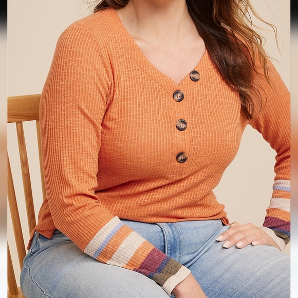 Maurices Tops - Maurices Heartland Henley Striped Cuff V-neck Tee